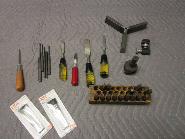 lot 354 image: CHISELS, NUMBER DIES AND MORE