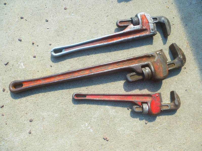 lot 13 image: Pipe Wrenches