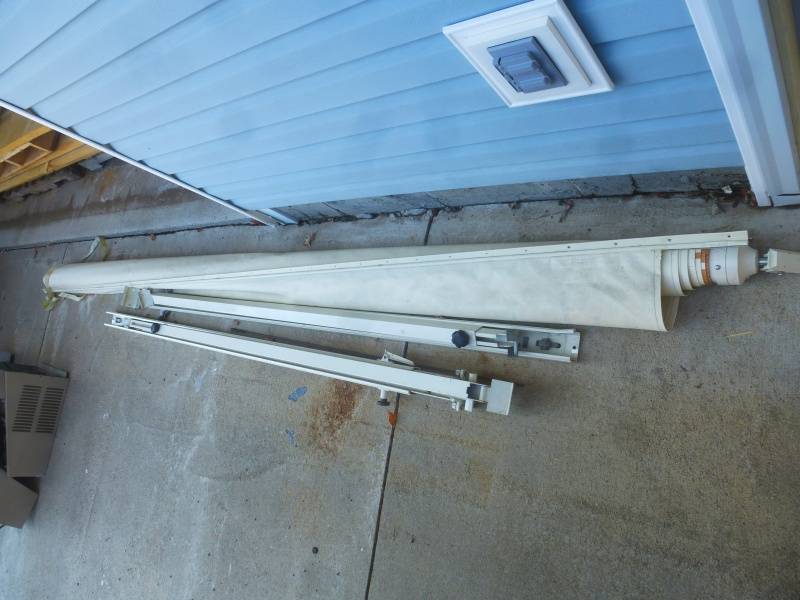 lot 28 image: RV Awning 13