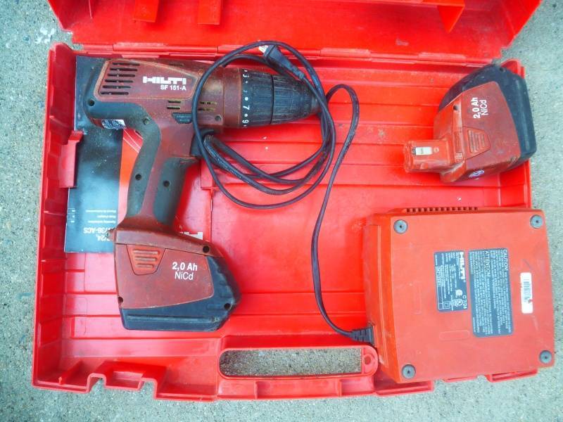 lot 40 image: Hilti Drill