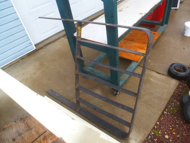 lot 51 image: Forklift Backrests