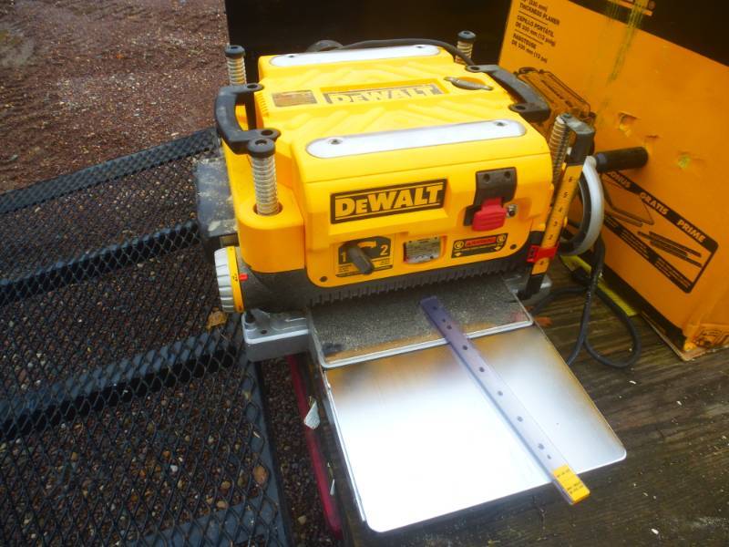 lot 4 image: Dewalt Surface Planer
