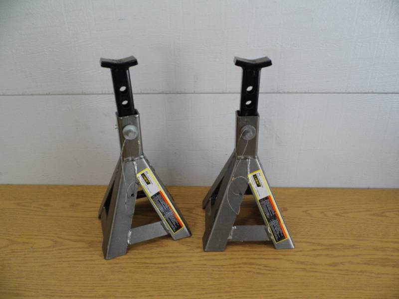Pair of Jackstands