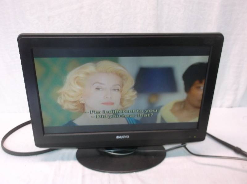 lot 3 image: Flat Screen TV