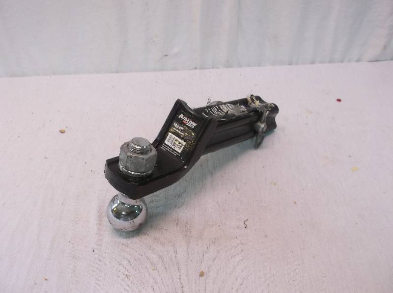 lot 18 image: Ball Hitch