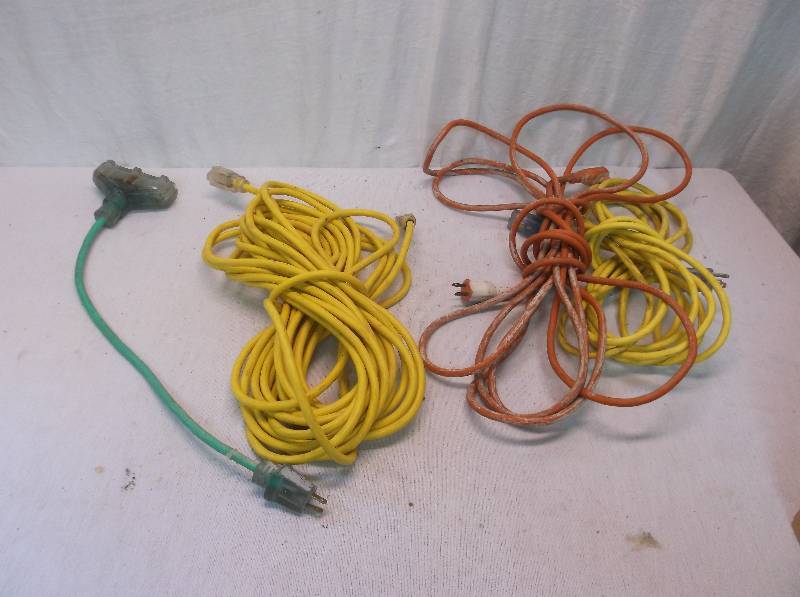 lot 25 image: Extension Cords