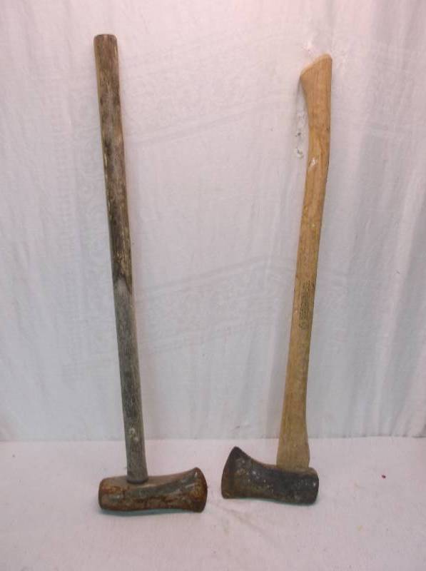 lot 27 image: Splitting Maul