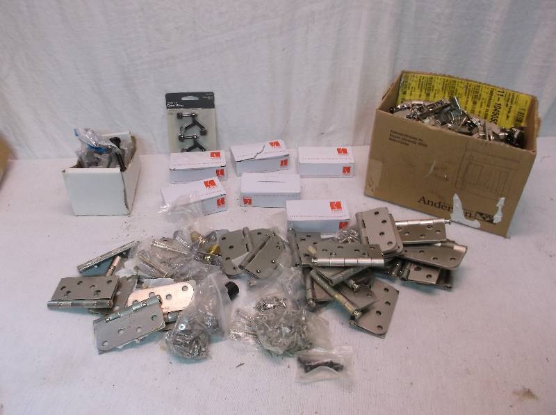 lot 37 image: Door Hinges