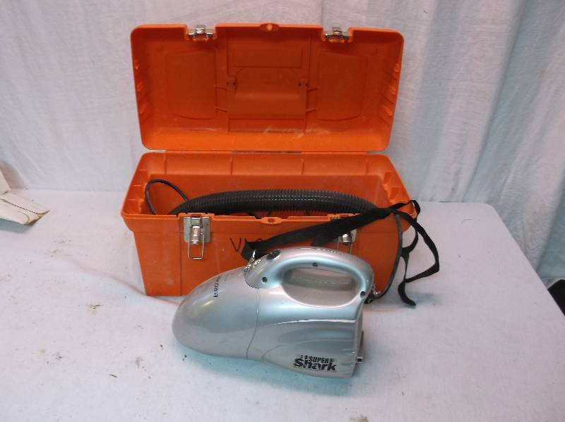 lot 39 image: Toolbox