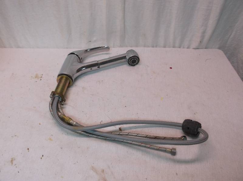 lot 44 image: Water Faucet