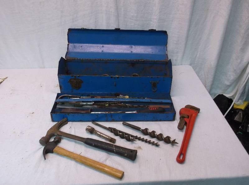 lot 51 image: Toolbox