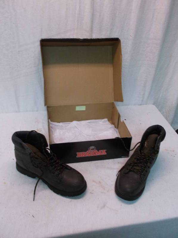 lot 61 image: Work Boots