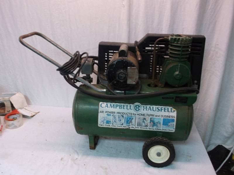 lot 69 image: Air Compressor