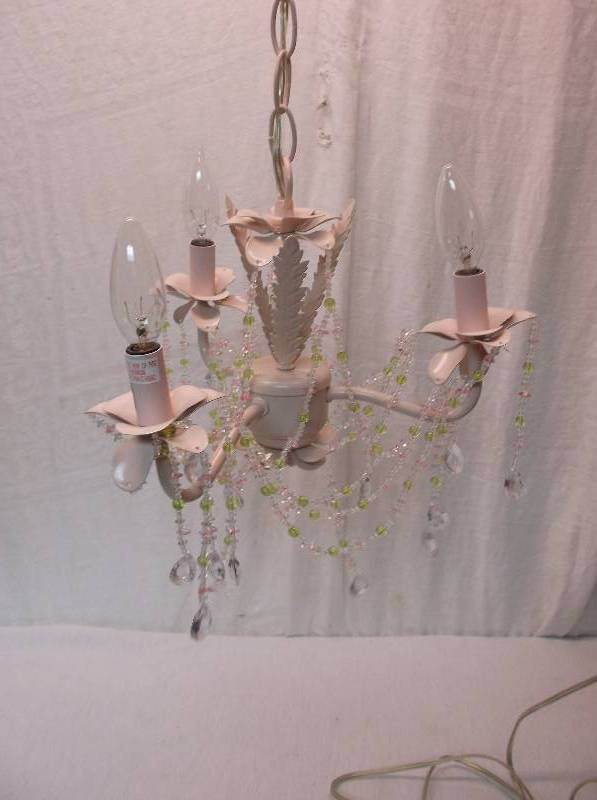 lot 94 image: Chandelier