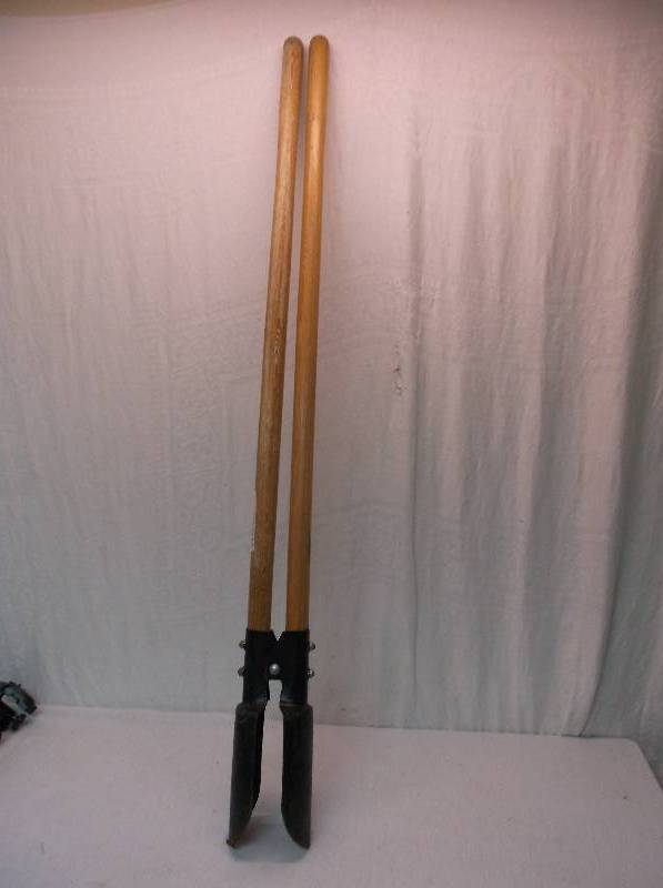 lot 107 image: Tool
