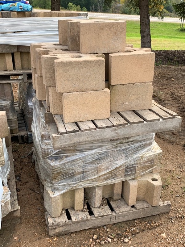 8-Pallet Lot Of Retaining Wall Block