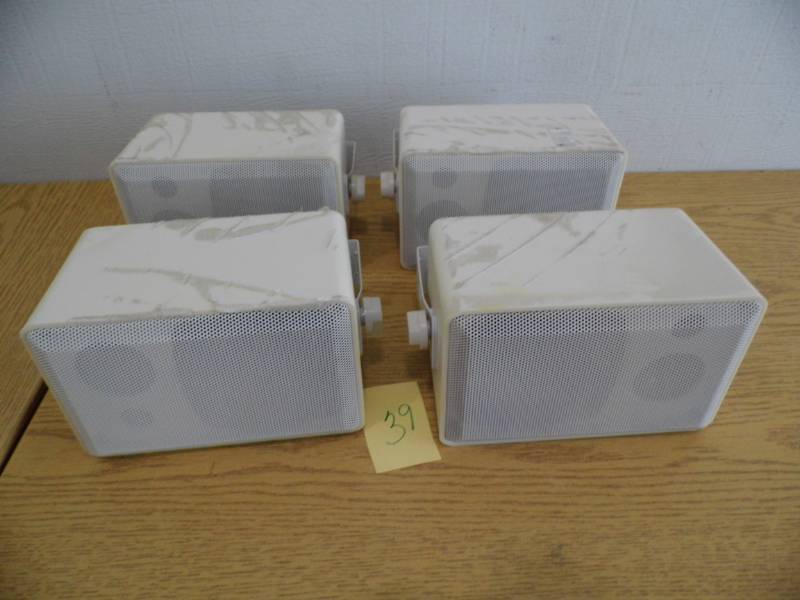 Lot of 4 Speakers