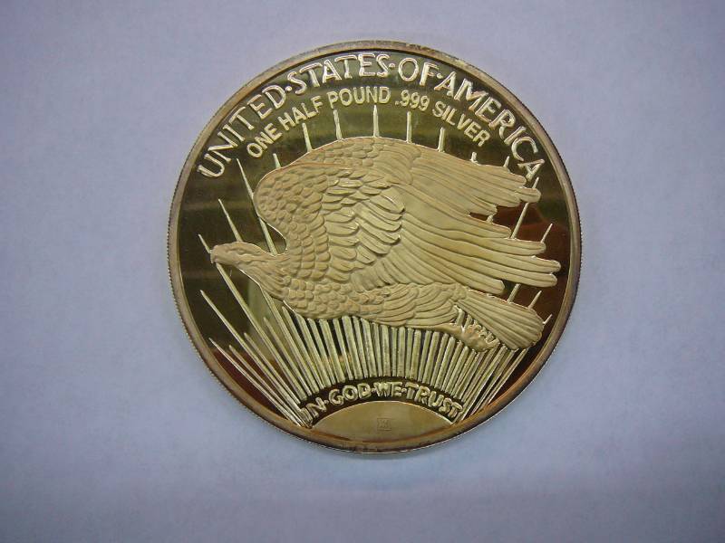 lot 1 image: .999 Silver Liberty Half Pound Golden Eagle 1986