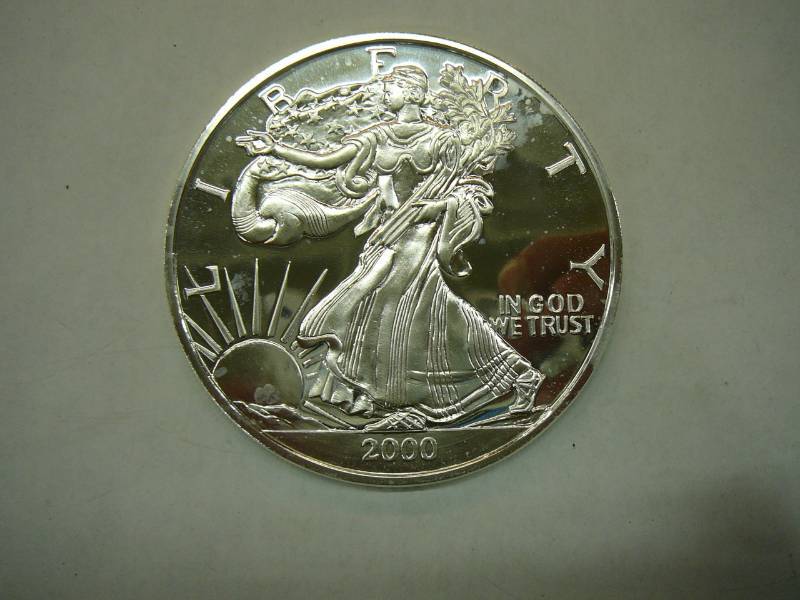 lot 11 image: 2000 Liberty Coin