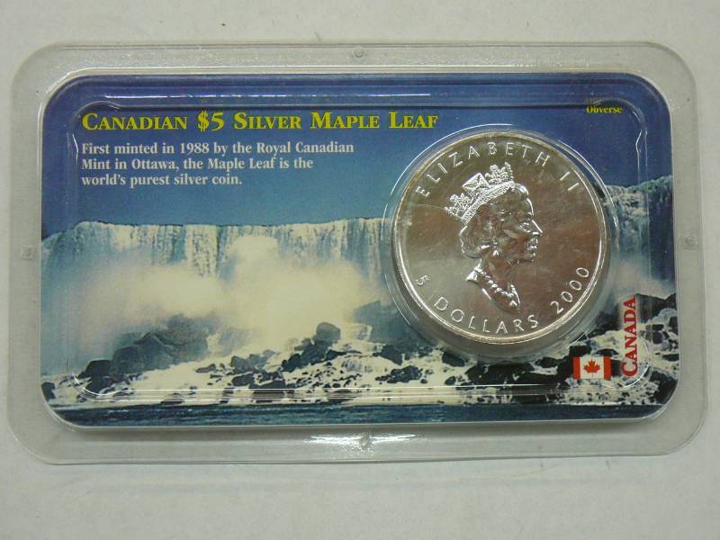 lot 19 image: Canadian $5 Silver Maple Leaf Coin 99.99% Silver 1oz