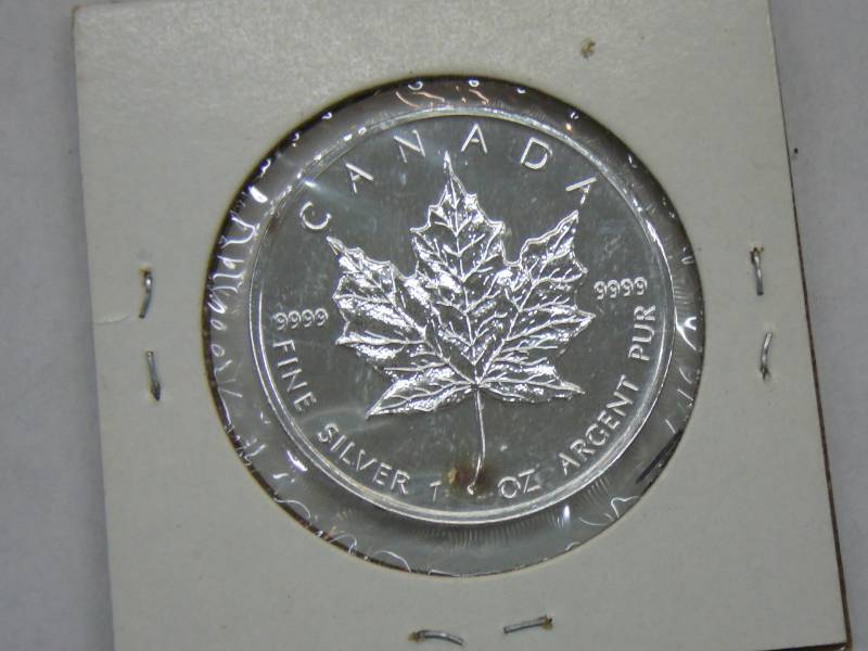 lot 34 image: 1993 1oz Fine Silver Canada Maple Leaf Coin