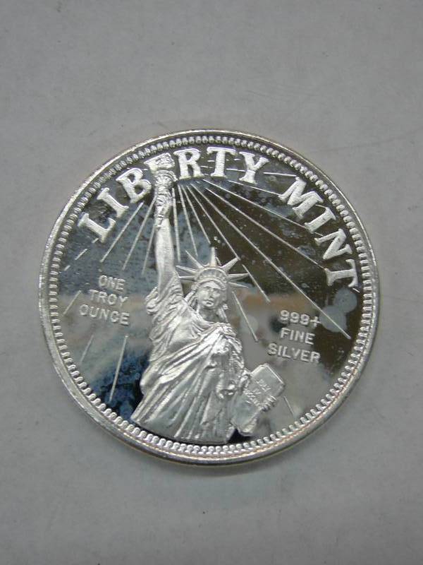 lot 54 image: American Eagle One Troy Ounce .999 Fine Silver