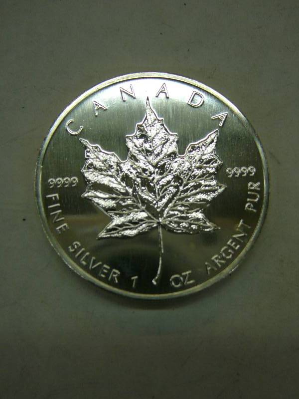 lot 153 image: 1989 Elizabeth ll 5 Dollar .999-1oz Fine Silver