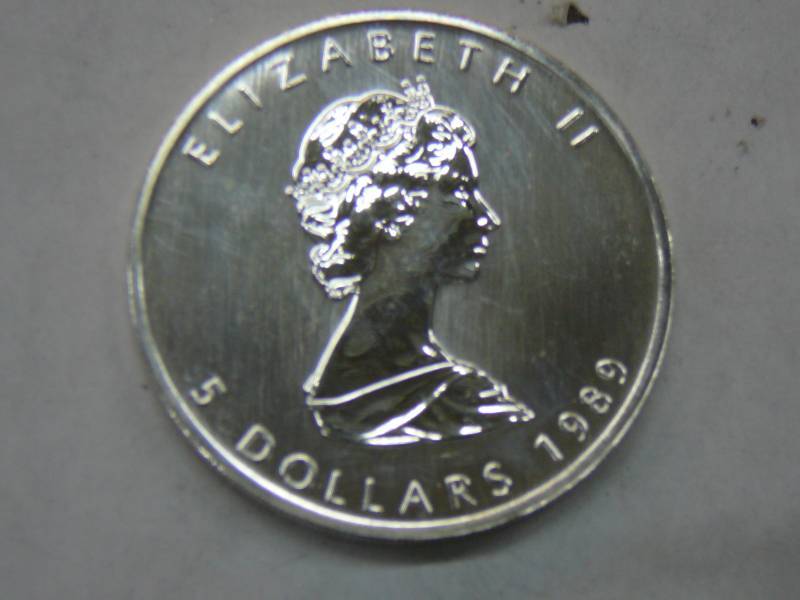 lot 163 image: 1989 Elizabeth ll 5 Dollar .999-1oz Fine Silver