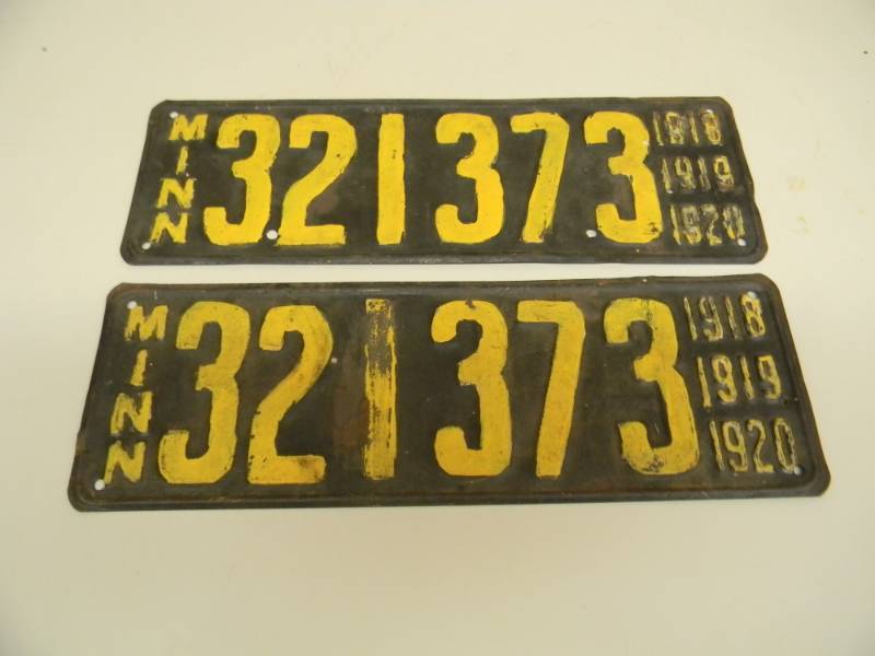 lot 26 image: PAIR OF MINNESOTA LICENSE PLATES 1918-1919-1920 - SEE PICTURES