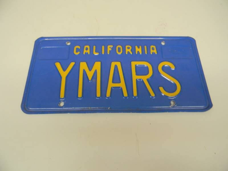 lot 54 image: YMARS CALIFORNIA PERSONALIZED BLUE PLATE - NICE - SEE PICTURES