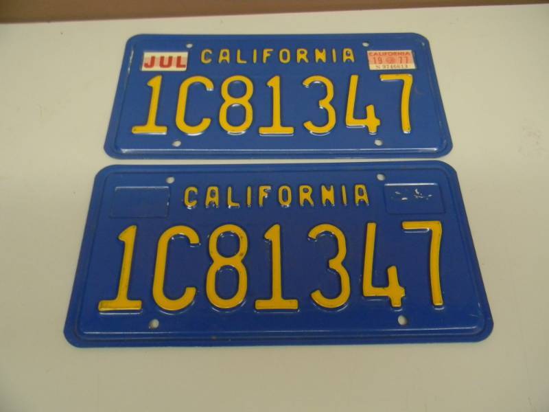 lot 55 image: PAIR -  1C81347 CALIFORNIA BLUE PLATE - SEE PICTURES