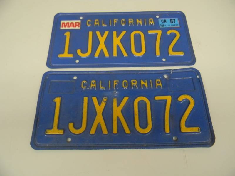 lot 56 image: PAIR -  1JXKO72 CALIFORNIA BLUE PLATE - SEE PICTURES