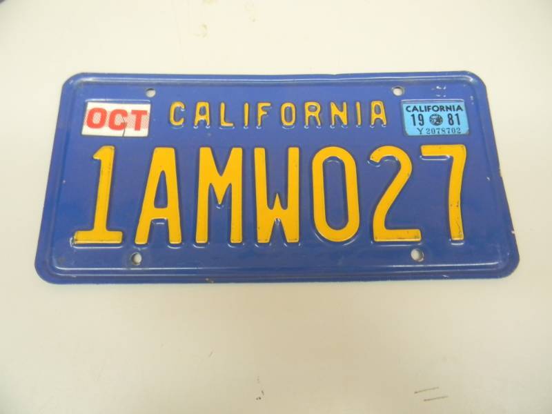 lot 57 image: 1AMW027 CALIFORNIA BLUE PLATE - SEE PICTURES