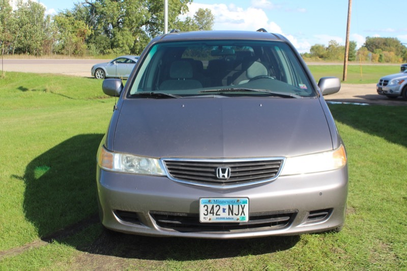lot 4207 image: 2000 Honda Odyssey EX