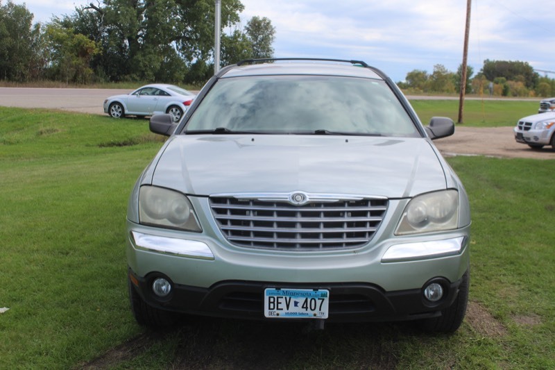 lot 4206 image: 2004 Chrysler Pacifica AWD