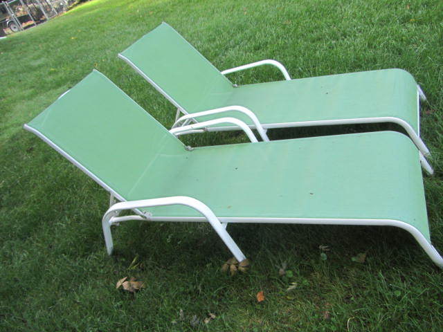 lot 8 image: Lounge Chairs