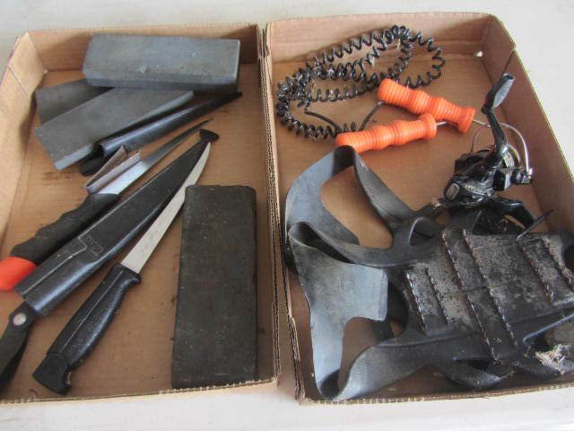 lot 44 image: Ice Fishing Gear