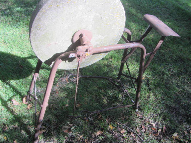 lot 11 image: Antique Pedal Grinder