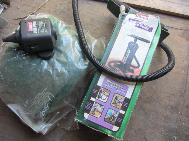 lot 47 image: Air Mattress, Pumps