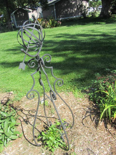 lot 48 image: Metal Garden Sculpture