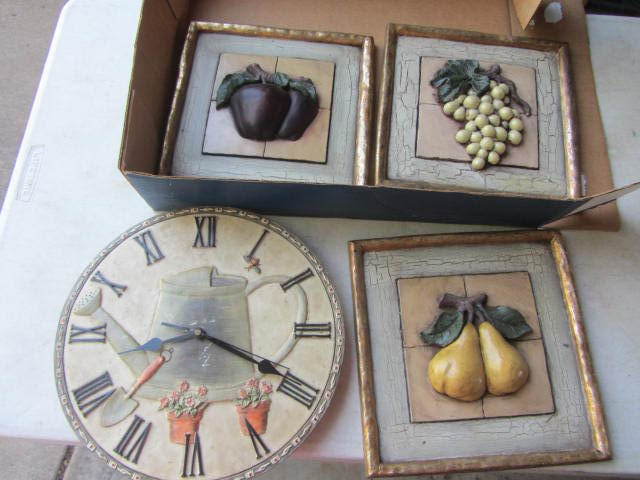 lot 91 image: Clock, Wall Plaques