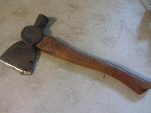 lot 26 image: Keen Kutter Hatchet