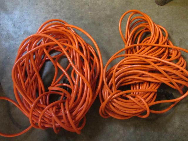 lot 34 image: Power Cords