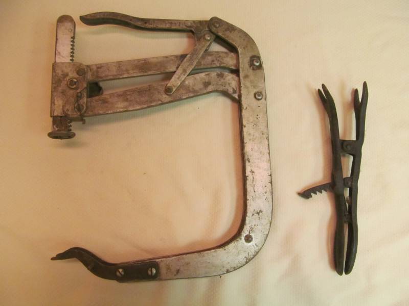Spring compressor