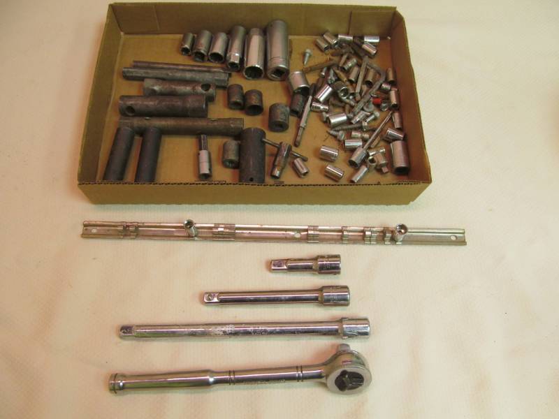 Drive ratchet, sockets, extensions