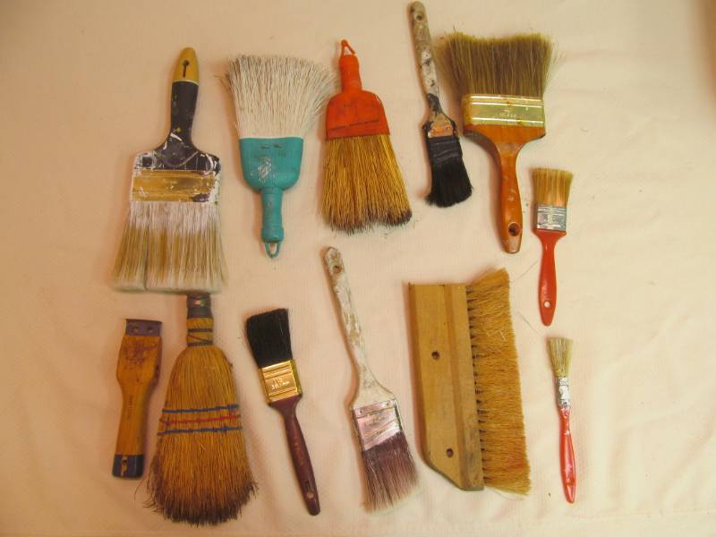Paint brushes, whisk brooms, paint scrapper