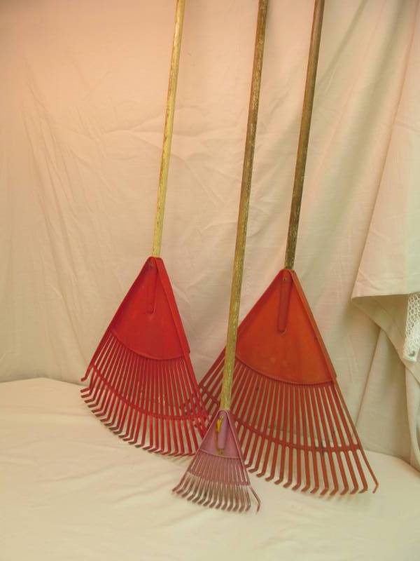 Leaf rakes