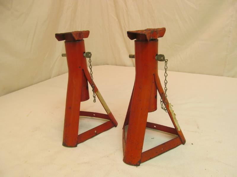 Jack stands