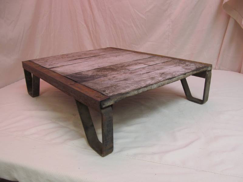 Iron frame platform w feet