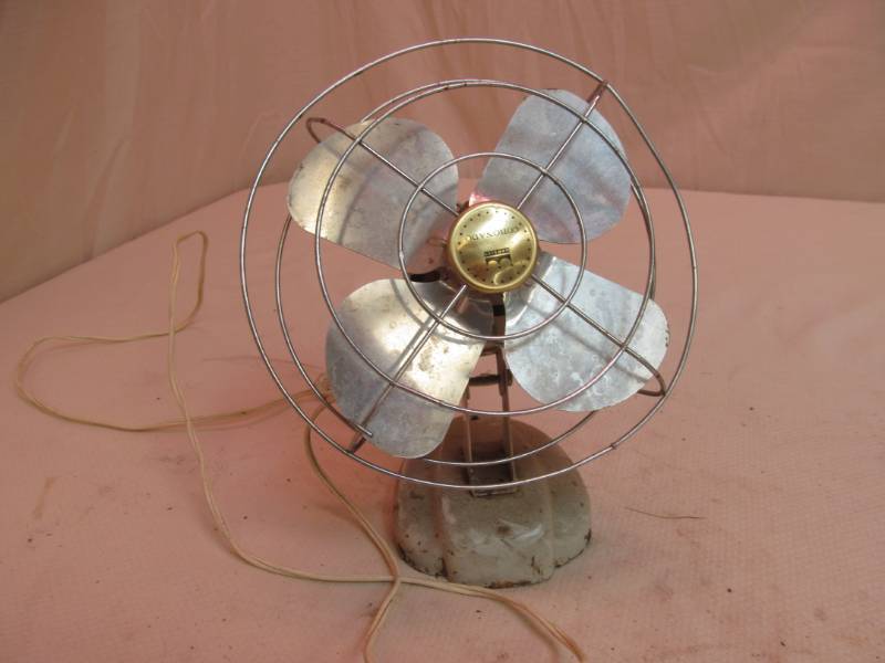 Table top vintage fan